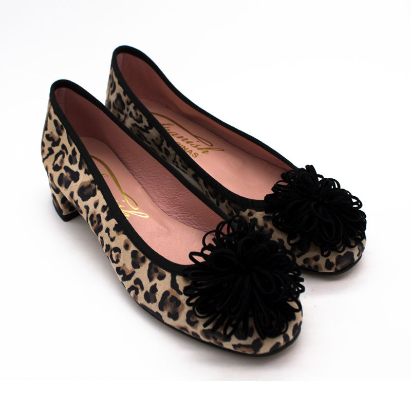 Bailarina con tacón Bianca ante Leopardo pompón