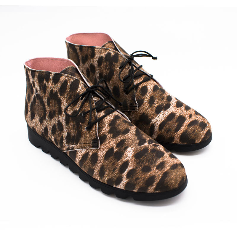 Bota Piter ante leopard